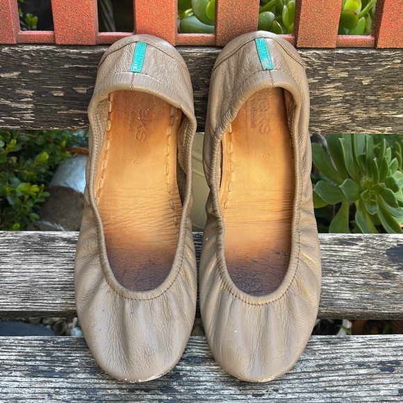 TIEKS  Taupe Ballet Flats women’s size 8 - Picture 16 of 16